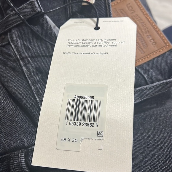 Levi's® Premium 70'S HIGH RISE FLARE WOMEN'S JEANS - Picture 5 of 12